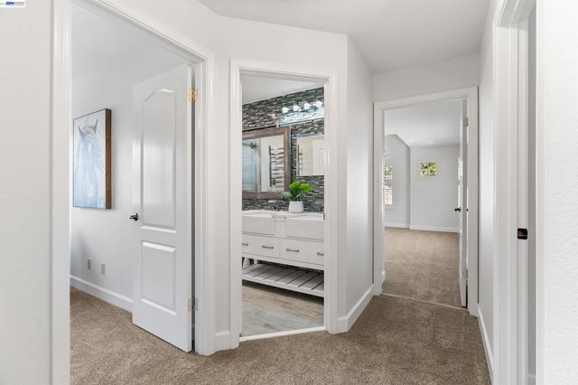 258 El Pueblo Place, Clayton, CA 94517