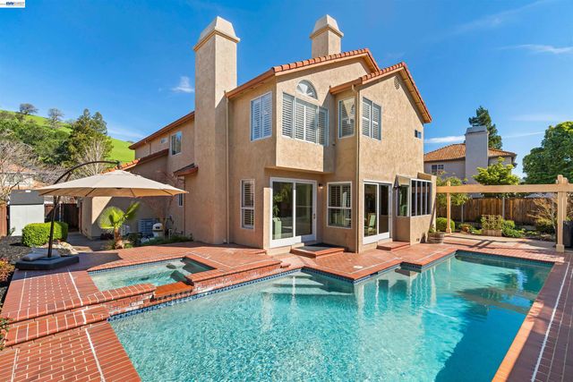 258 El Pueblo Place, Clayton, CA 94517