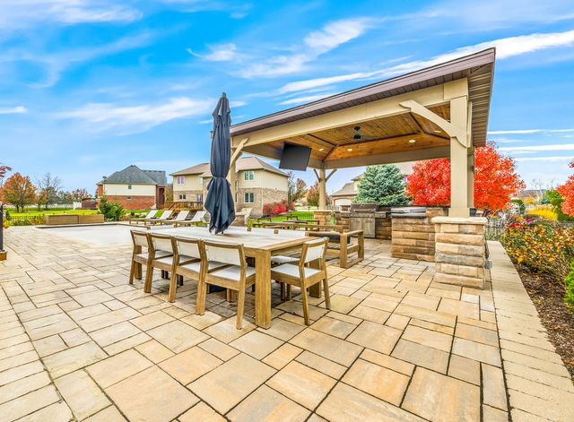 13052 Dunmoor Drive, Lemont, IL 60439