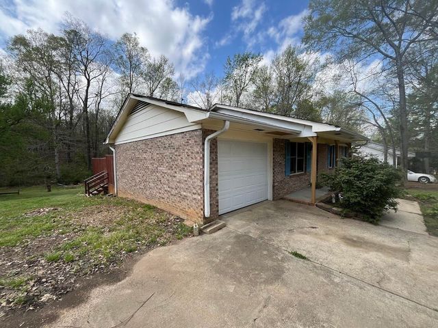 311 Coach Hill Dr, Gaffney, SC 29340