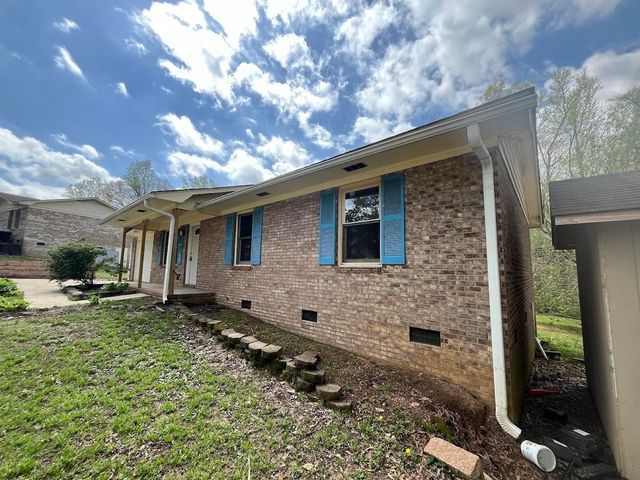 311 Coach Hill Dr, Gaffney, SC 29340