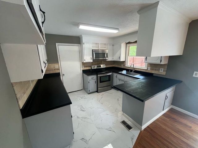 311 Coach Hill Dr, Gaffney, SC 29340