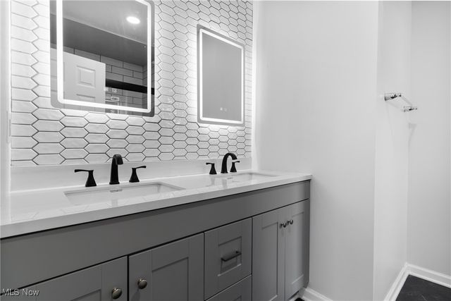 10400 Maryland Street, Aurora, OH 44202