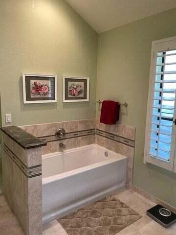 107 Avellino Circle, Palm Desert, CA 92211