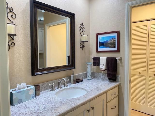107 Avellino Circle, Palm Desert, CA 92211