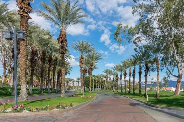 107 Avellino Circle, Palm Desert, CA 92211