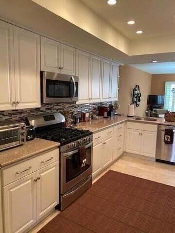 107 Avellino Circle, Palm Desert, CA 92211