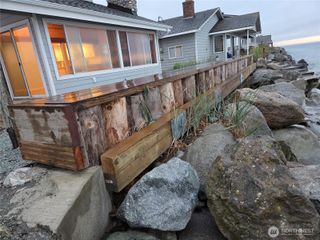 2629 W Beach Road, Oak Harbor, WA 98277