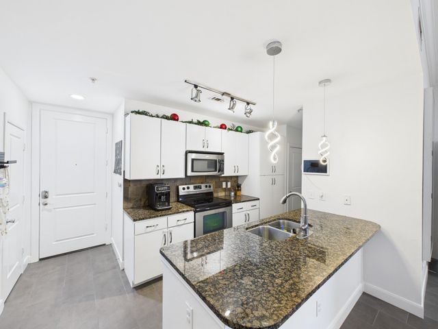 300 St Joseph Parkway 111, Houston, TX 77002