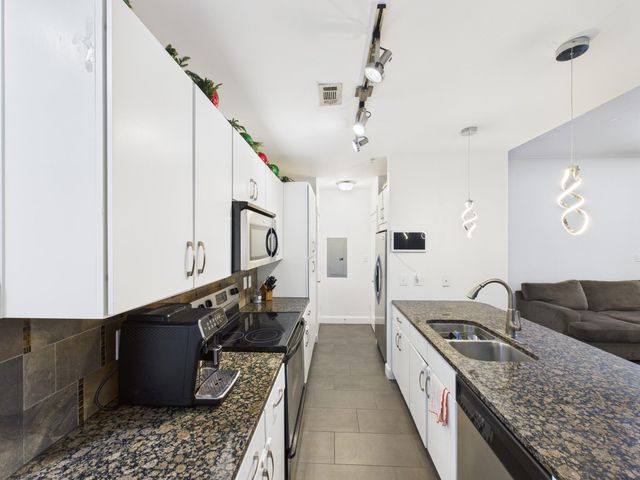 300 St Joseph Parkway 111, Houston, TX 77002