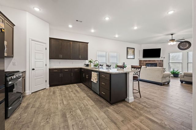 412 NW 62nd Avenue, Bentonville, AR 72713