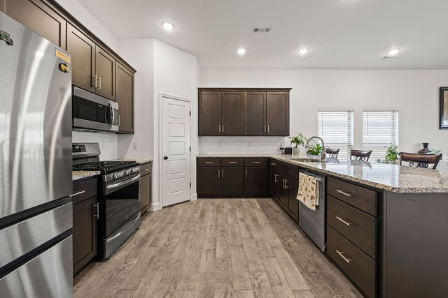 412 NW 62nd Avenue, Bentonville, AR 72713