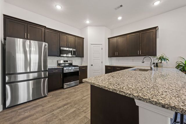 412 NW 62nd Avenue, Bentonville, AR 72713