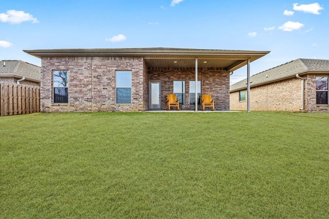 412 NW 62nd Avenue, Bentonville, AR 72713