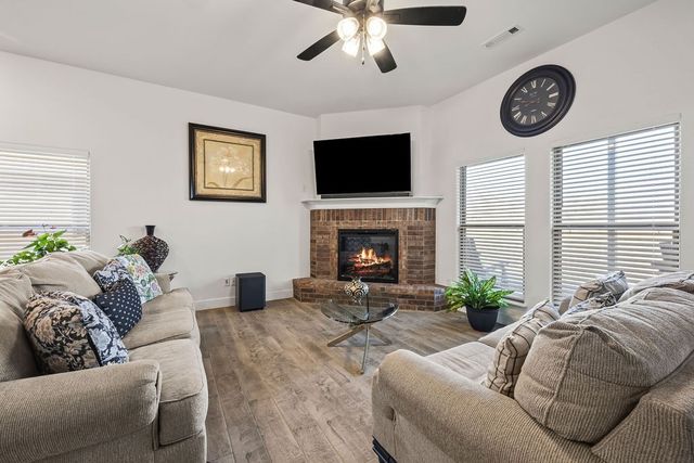 412 NW 62nd Avenue, Bentonville, AR 72713