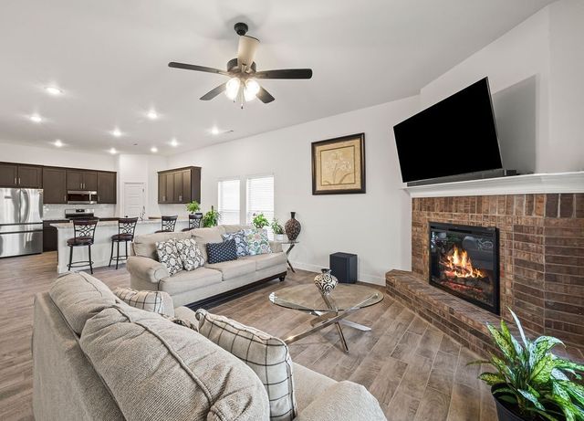 412 NW 62nd Avenue, Bentonville, AR 72713