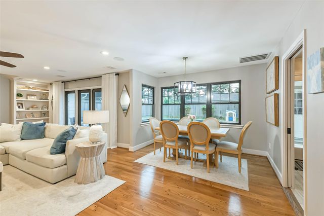 10015 Lynbrook Drive, Houston, TX 77042