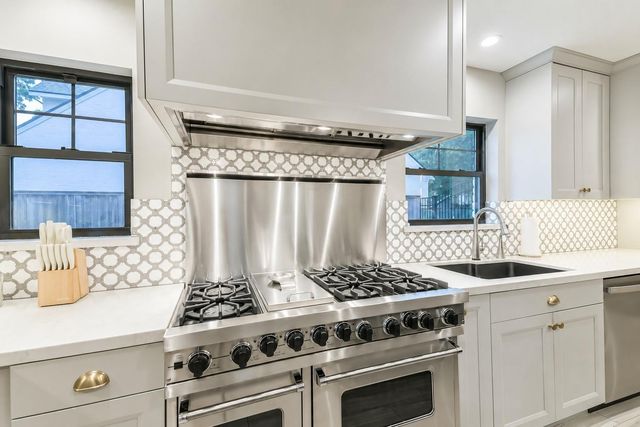 10015 Lynbrook Drive, Houston, TX 77042