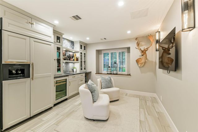 10015 Lynbrook Drive, Houston, TX 77042