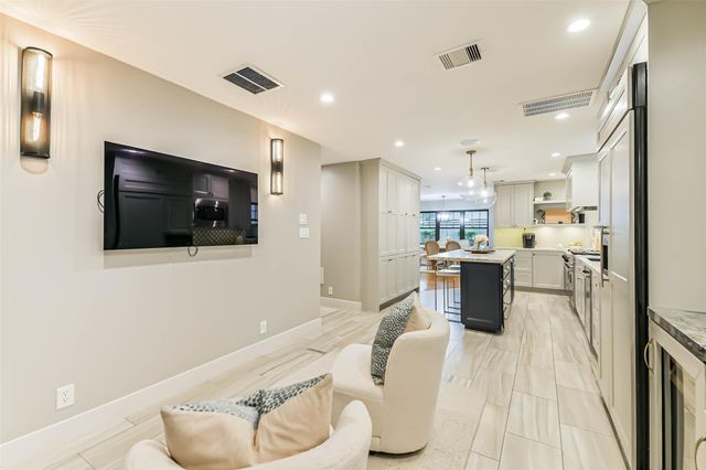 10015 Lynbrook Drive, Houston, TX 77042