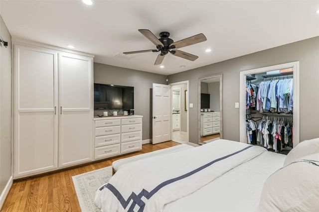 10015 Lynbrook Drive, Houston, TX 77042