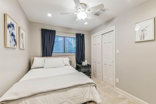 10015 Lynbrook Drive, Houston, TX 77042
