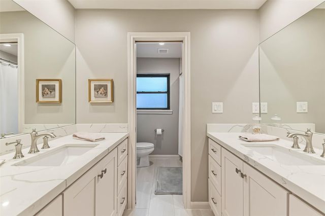 10015 Lynbrook Drive, Houston, TX 77042