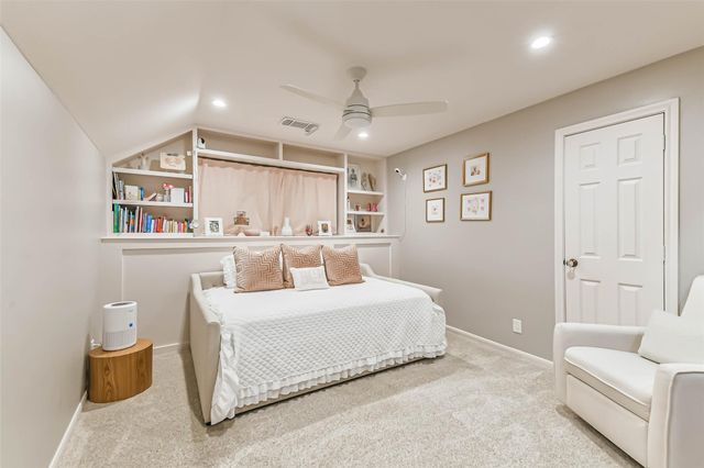 10015 Lynbrook Drive, Houston, TX 77042