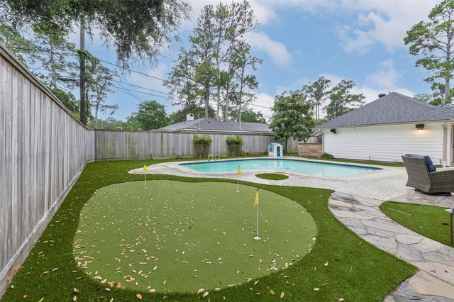 10015 Lynbrook Drive, Houston, TX 77042