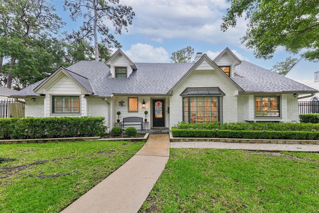 10015 Lynbrook Drive, Houston, TX 77042