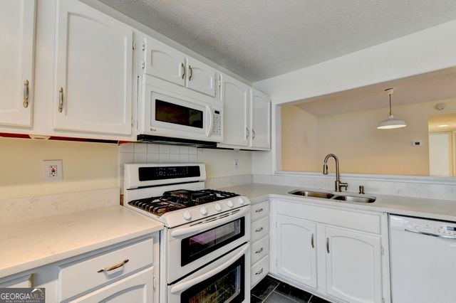 1305 Weatherstone Way NE, Atlanta, GA 30324