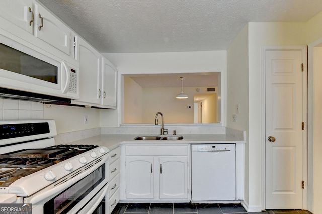1305 Weatherstone Way NE, Atlanta, GA 30324