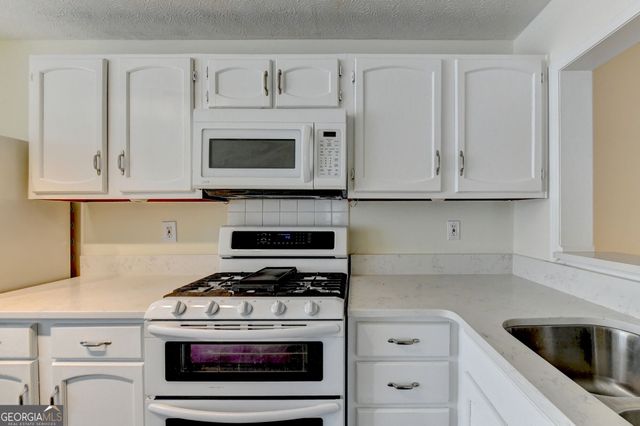 1305 Weatherstone Way NE, Atlanta, GA 30324