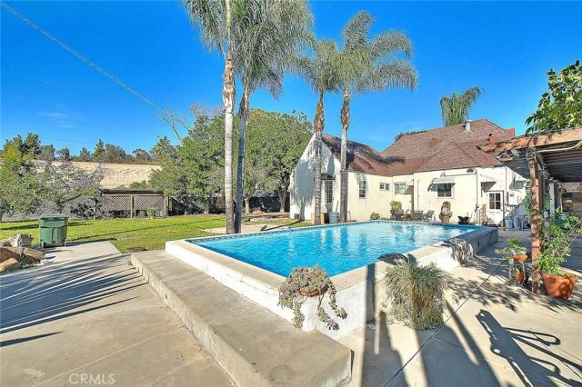 670 Burdick, Pomona, CA 91768