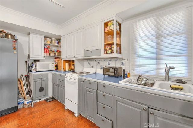 670 Burdick, Pomona, CA 91768