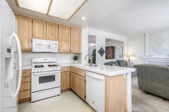 621 Paseo Rio, Vista, CA 92081