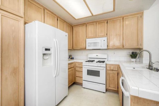 621 Paseo Rio, Vista, CA 92081