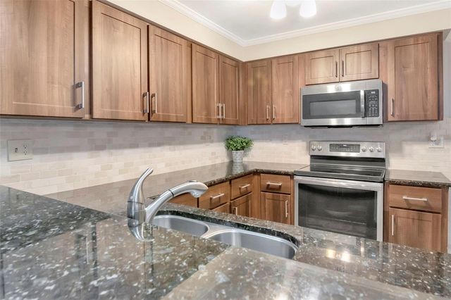 2983 W KNIGHTS AVENUE 3, Tampa, FL 33611