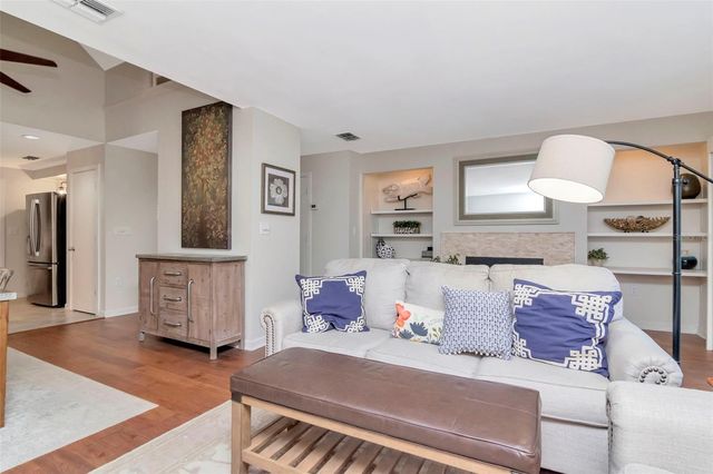 2983 W KNIGHTS AVENUE 3, Tampa, FL 33611