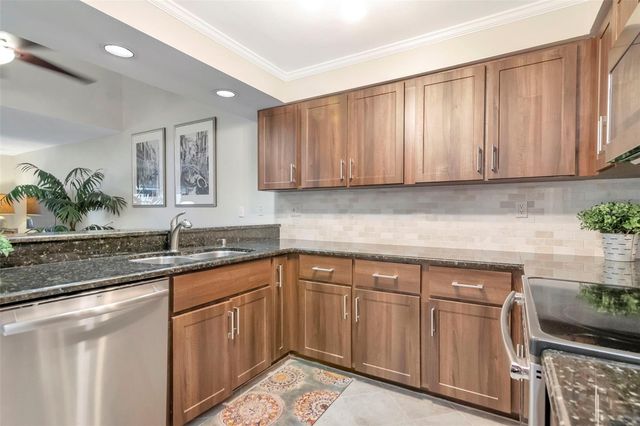 2983 W KNIGHTS AVENUE 3, Tampa, FL 33611