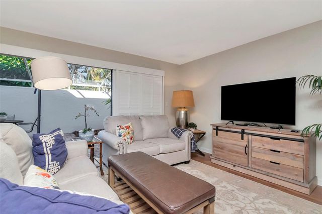 2983 W KNIGHTS AVENUE 3, Tampa, FL 33611