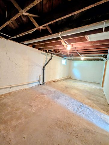 2906 Merle Hay Road, Des Moines, IA 50310