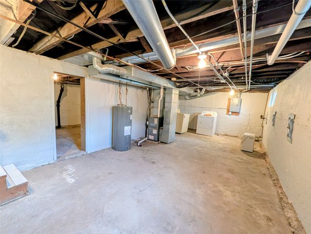 2906 Merle Hay Road, Des Moines, IA 50310