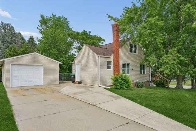 2906 Merle Hay Road, Des Moines, IA 50310