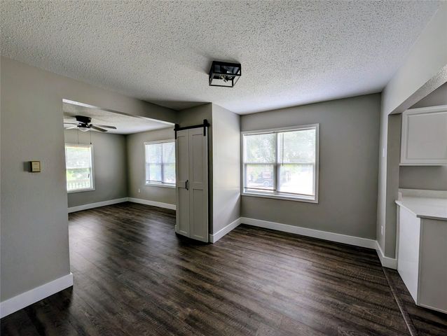 2906 Merle Hay Road, Des Moines, IA 50310