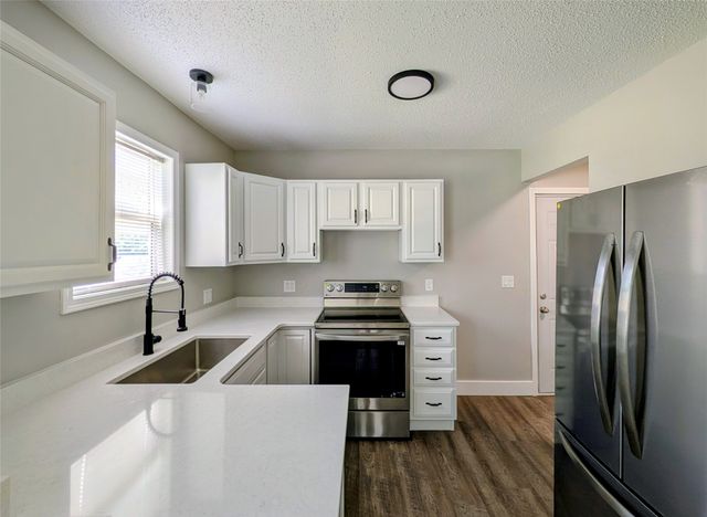 2906 Merle Hay Road, Des Moines, IA 50310