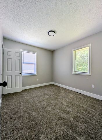 2906 Merle Hay Road, Des Moines, IA 50310
