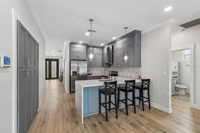 1901 W CLUSTER AVENUE, Tampa, FL 33604