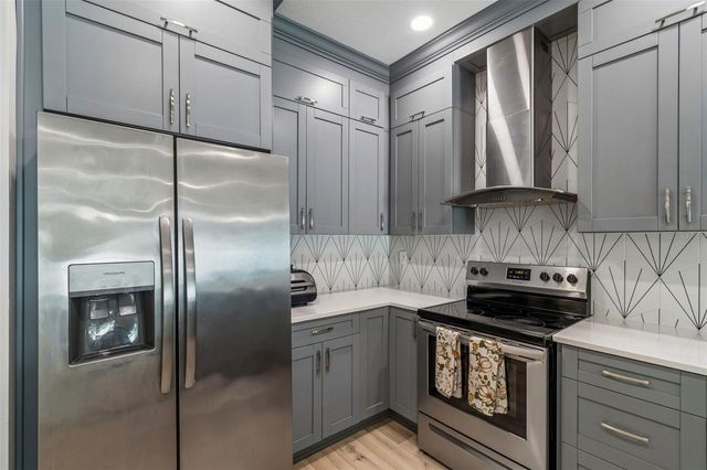 1901 W CLUSTER AVENUE, Tampa, FL 33604