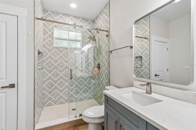 1901 W CLUSTER AVENUE, Tampa, FL 33604